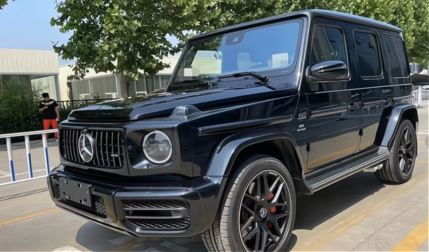 dnf旭旭宝宝咋炫富几百万奔驰大g放着吃灰骑共享单车去买菜