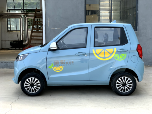 披荆斩棘!火出圈的金彭新能源低速电动四轮车