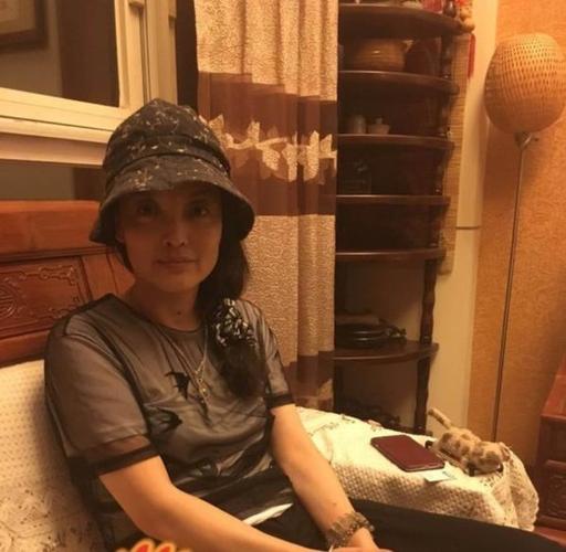 张纪中情史:抛弃结发妻王玎,与二婚樊馨蔓决裂,今依旧
