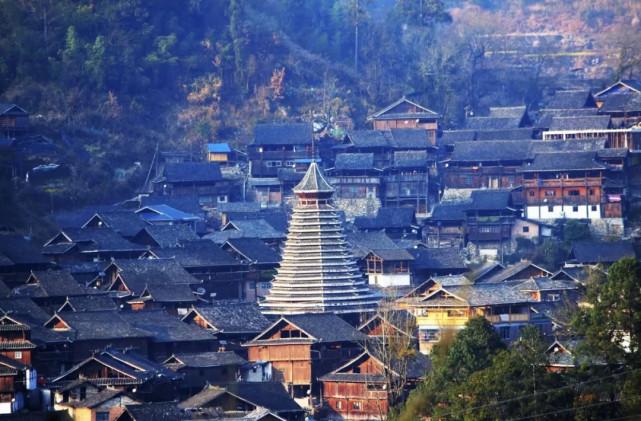 鼓楼是侗族村寨的绝对中心.图源:图虫@石祥新