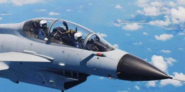 双座型战斗机的后排驾驶员有什么作用?直到今天才知道