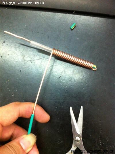 网上看一哥们儿做了个车载收音机天线,据说是骨灰级舅舅指导的,尺寸