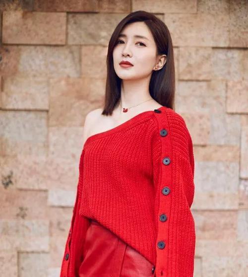 江疏影锁骨直发