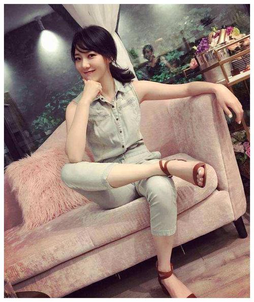 与李咏搭档央视主持人走红的王冠,被"辞退"后回原单位