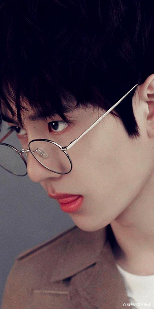 王一博绝美侧颜杀,古风,奶萌,酷帅尽收眼底,甜蜜指数