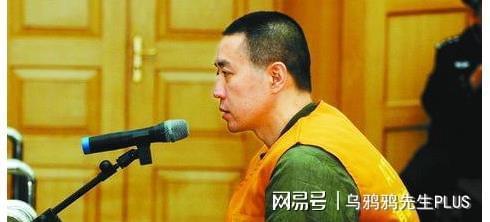 被白小航当众扇巴掌聂磊驱赶回香港的向华强再不敢来大陆发展
