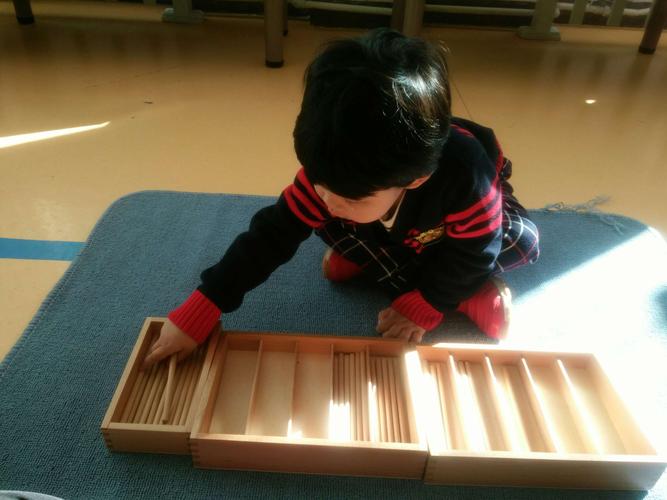 蒙十五班中组蒙氏数学――纺锤棒与纺锤棒箱