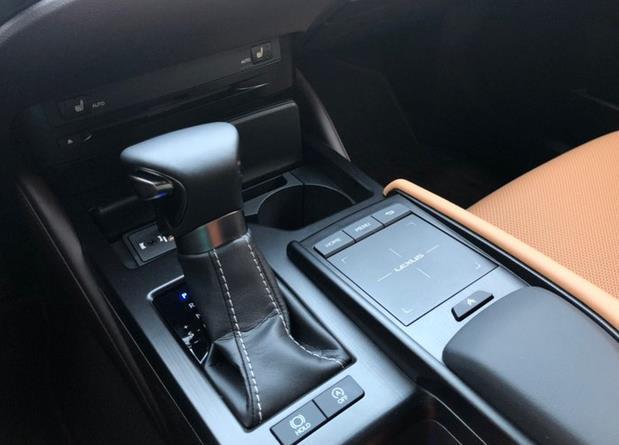 为何老板都喜欢开雷克萨斯es?它的保值率如何?答案显而易见!