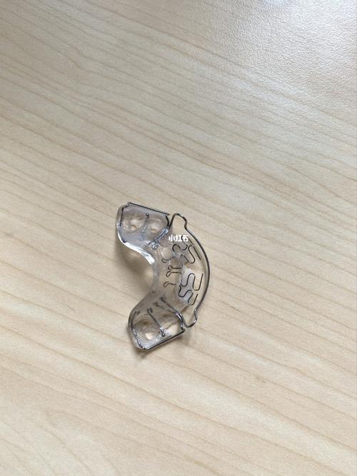 地包天矫正_牙套_牙齿矫正_长牙_保持器_牙齿保护_美