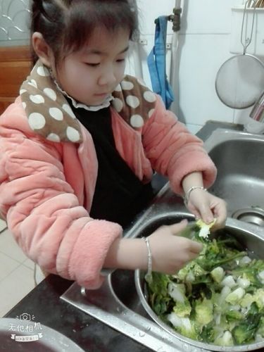 帮妈妈洗菜