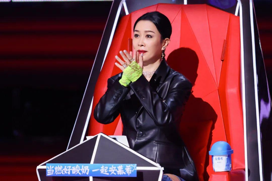 《2021中国好声音》抢人大战白热化 战队洗牌李克勤深陷"甜蜜的烦恼"