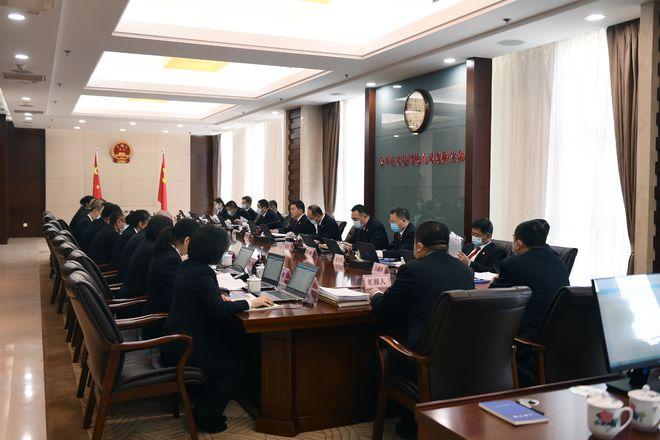 吉林省检察院党组书记检察长尹伊君列席省法院审判委员会