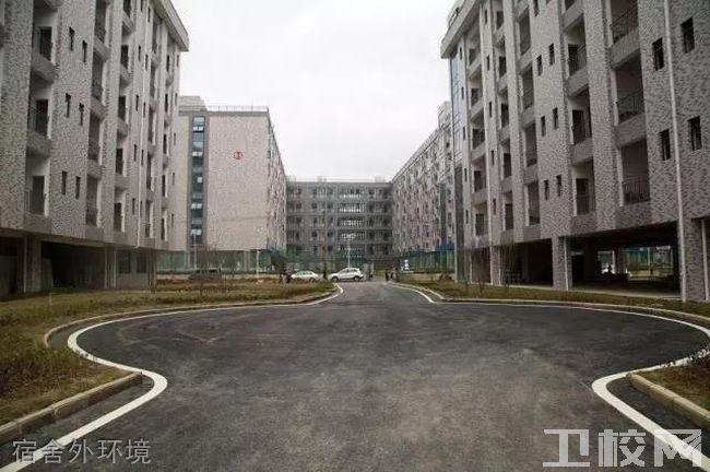 安顺职业技术学院-宿舍外环境