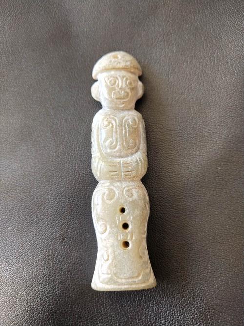 第八件 名称,玉人 风格,商周 材质,和田青玉 尺寸,80-20毫米 重量,41