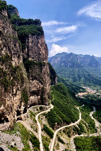 锡崖沟挂壁公路