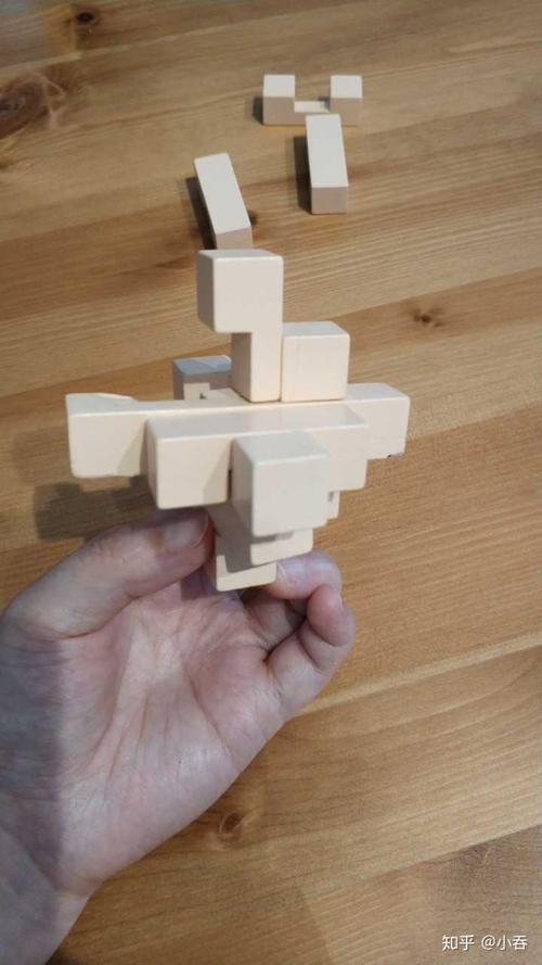 孔明锁九通怎么解?