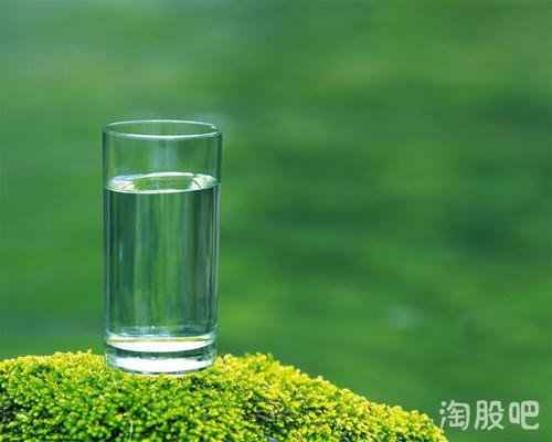 杯子和水的故事