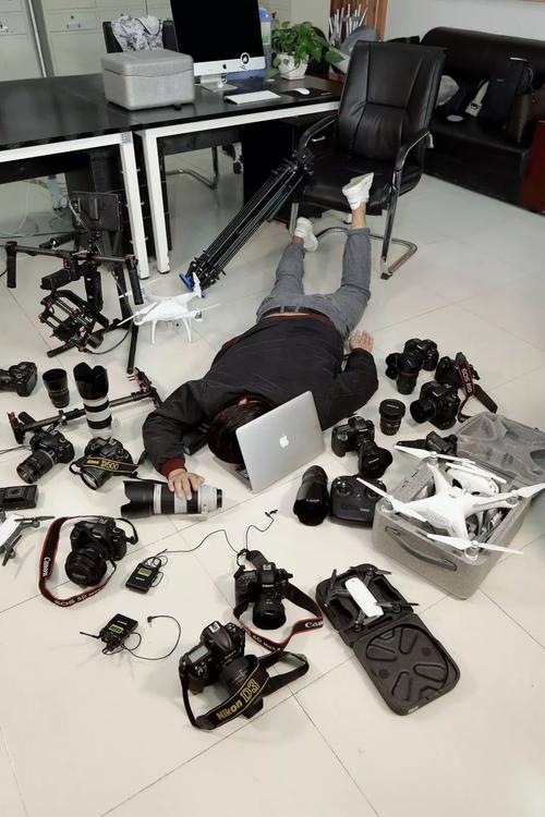 炫富摔~高新er们究竟暴露了什么?