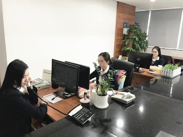 为树立窗口良好形象,充分展现工作人员良好精神面貌,自11月1日起,我