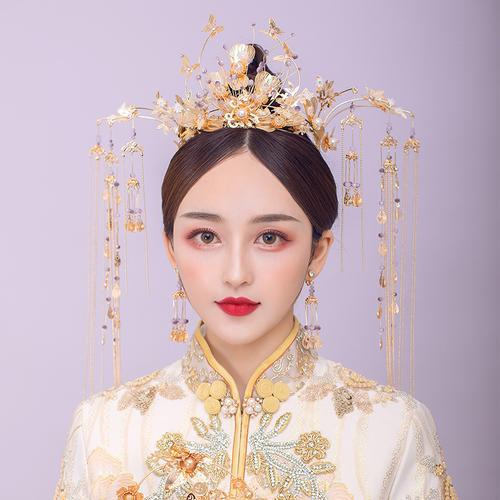 共4528 件中式新娘头饰套装相关商品