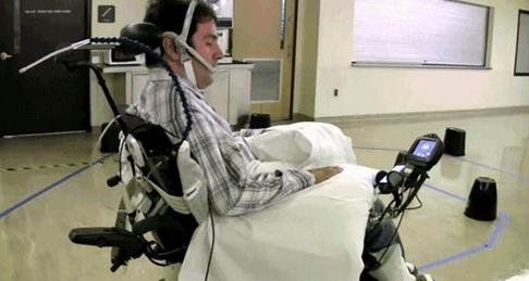 残疾患者福音:大脑植入芯片可助瘫痪病人重新控制身体