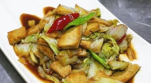 精致美食:白菜豆腐,青椒回锅肉,糯米排骨,凉拌手撕茄子的做法