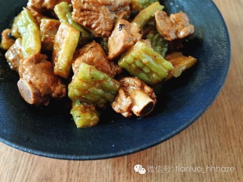 夏天的苦瓜烧排骨,有肉吃,可消暑