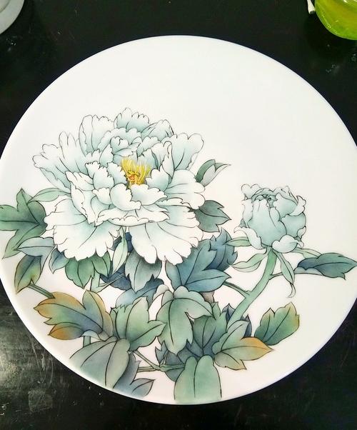 牡丹凉――景德镇釉上新彩手绘盘