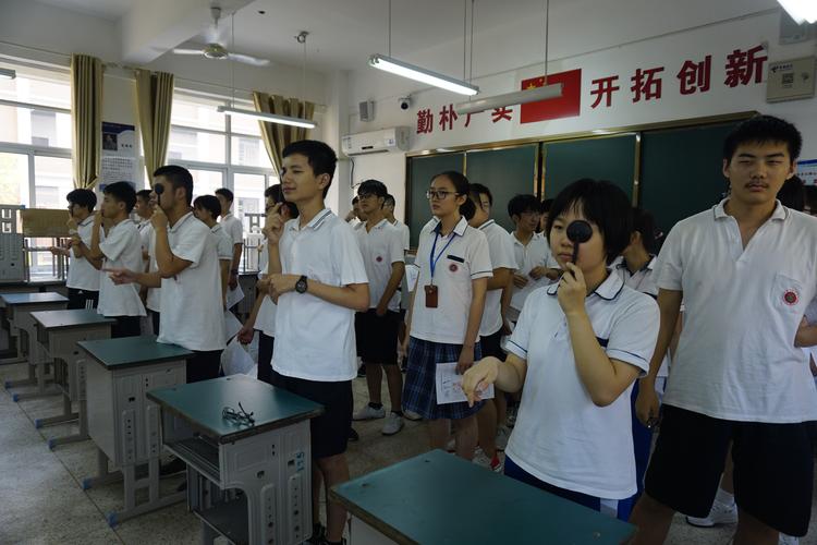 南昌一中朝阳校区组织全校学生进行健康体检