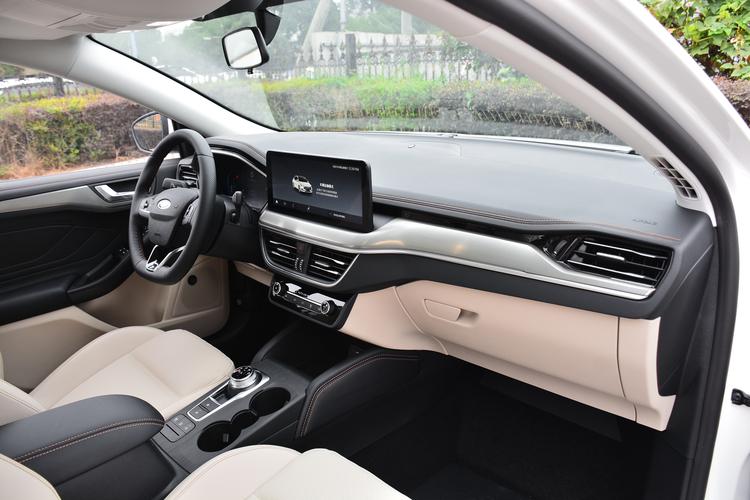 福克斯内饰-空间-发动机-易车