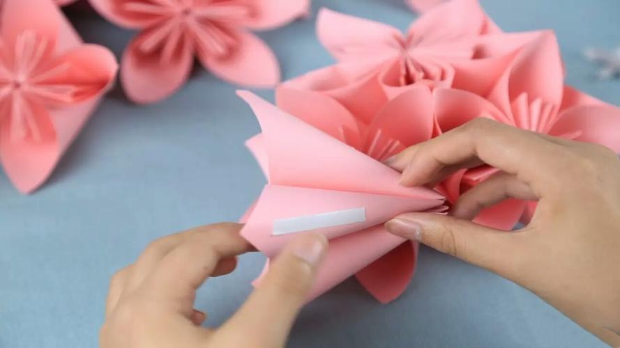 手工折纸樱花绣球