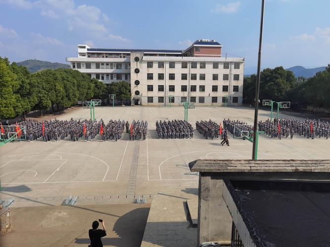 宜章县十一中学优秀学子们: 与烈日抗衡,同风雨争斗
