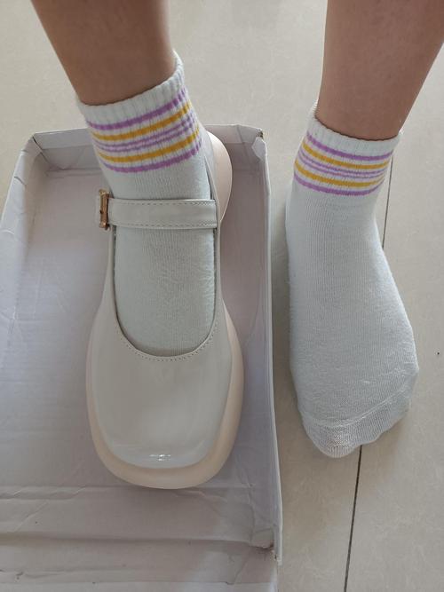 我是35码的jio,真的显脚大,对比