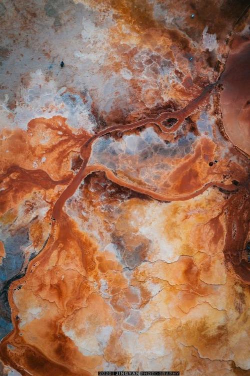 静言创作的《艾肯泉》