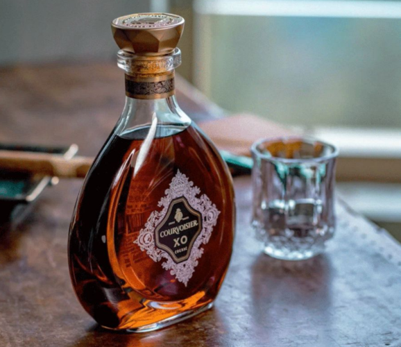 除了courvoisier拿破仑xo干邑白兰地,拿破仑vsop也是聚会必备好酒