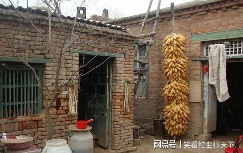 三十多年前农村的老房子,再次看到这熟悉的情景,有没有泪奔