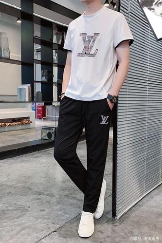 lv夏季男士套装,当季时尚潮流款,百搭爆款,让您走在时尚的顶峰