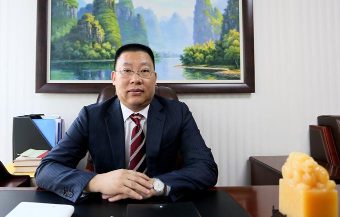科技发展股份有限公司董事长陈金池 祝大家中秋节快乐 · 家庭幸福
