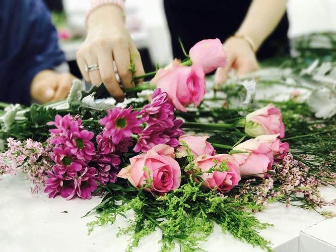 插花,是一门追求多层次美感享受得高雅艺术,更是一种情感的表达,是