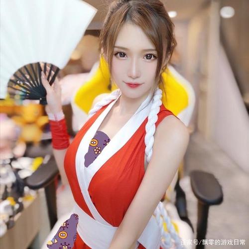 "腐团儿"新年再次cos不知火舞,网友直呼衣服又大了个