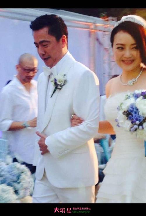 王中磊老婆王晓蓉资料 王晓蓉王中磊结婚照分享