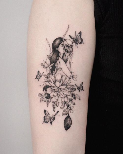 女生手臂花纹身图案