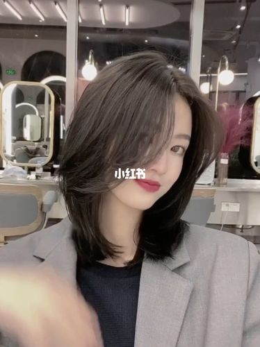 女人30左右最适合的发型_发型_脸型_自然卷_中长发_卷发_根据脸型选