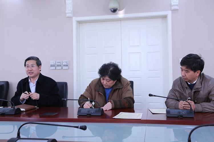 管理李进峰书记,创新工程首席研究李永全所长与执行管理曹宝山签字