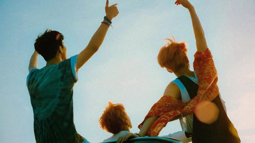 nct粉丝在吗可以给我一些wegoup的电脑壁纸吗