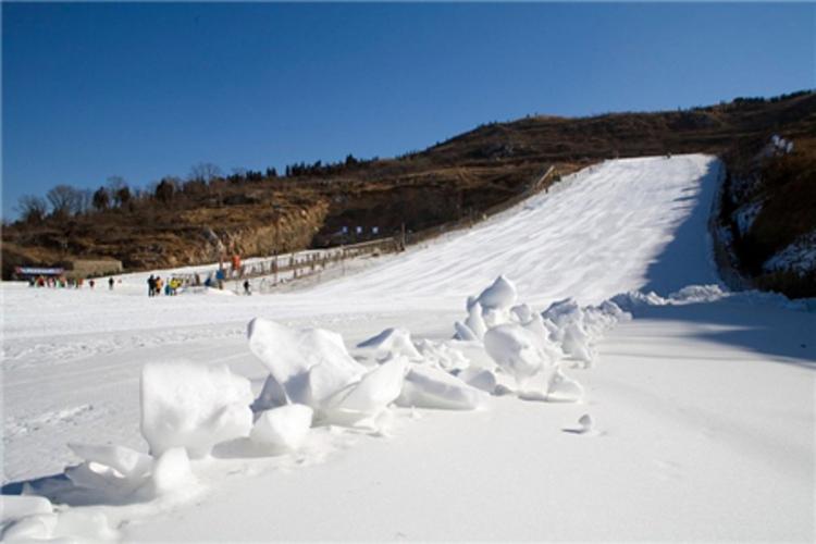 九顶塔滑雪场