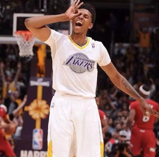 他强任他强,老子尼克杨!