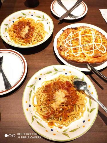 萨莉亚(奉贤宝龙店)-"饮料一位9元畅饮,种类还算满多的,热饮冷.