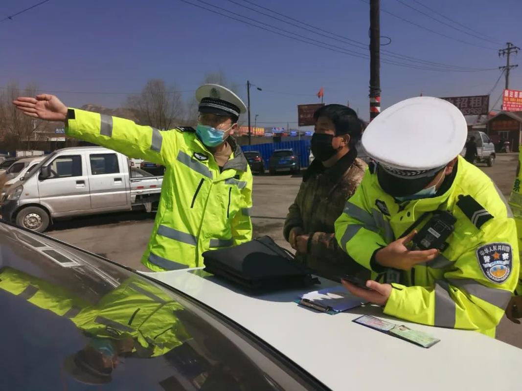 机动车逆行图方便 交警查处没商量