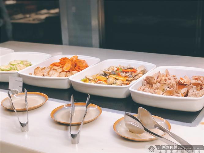 自助餐菜品.广西新闻网记者 刘洋 摄